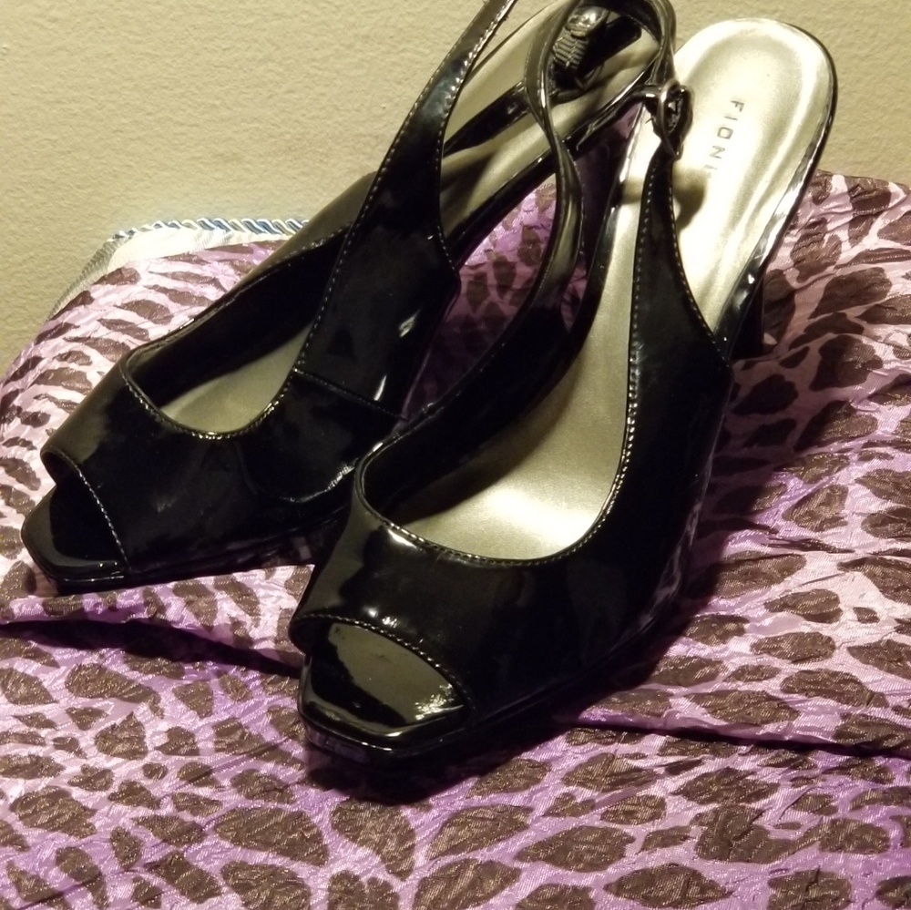 Pu Patent Black Sling backs